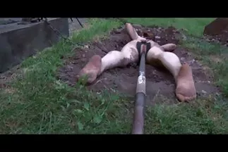 BBW vörös hajú harcol a barátjával, és keményen baszik a szekxvideok szeretőjével a mosókonyhában.