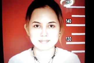két fiatal barna, lyukakat beszúró sex video ingyen kutyus helyzetben, egy hármasban.
