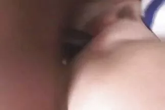 Egy fiatal barát megszívja amatőrszexvideok és lerántja egy szeretett személy tagját.
