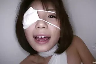 Két fiatal szőke és két magyaramatorporno nagy farkú fekete szexelt csoportosan.