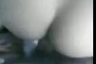 A amatőr házi pornó nagy mellű szépség kutyus helyzetben szeret házi pornót forgatni
