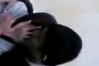 Egy sex video ingyen gyönyörű lány kövérkés seggére férfi farka kerül.