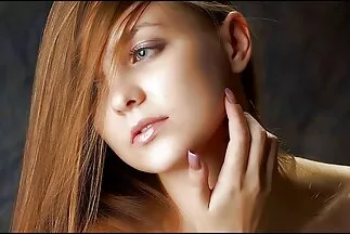 Barna amator sex videok nagy mellekkel baszik egy szakállas sráccal.