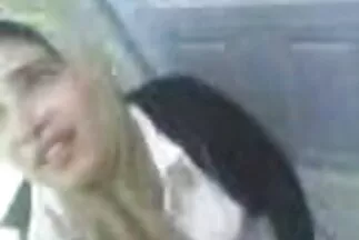 Busty MILF harisnya kap magas porno közelről a szeretője fiatal kakas.