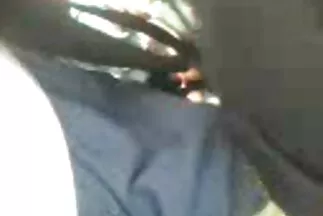 Egy fekete férfi megbaszott egy fiatal lányt, akinek nagy farka seggbe baszva volt rákban
