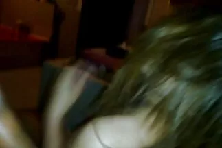 Tetovált szőke leszbikus sex video ingyen baszik anya és cums.