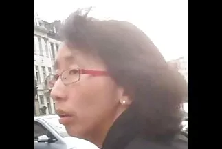 A főnök meglátogat magyaramatörporno egy alkalmazottat, és a seggébe dugja