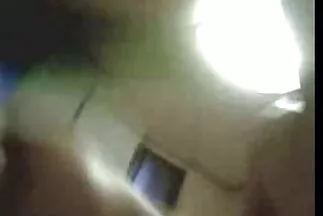 Ella Risi elvégezte a hasításokat, és ebben a pozícióban egy fekete férfi hatalmas hazi sex videok péniszére ült