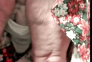 A amatőr házi videók vörös hajú srác barátnője leszbikus szexet folytat szíjcsajjal.