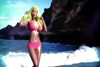 Nagy seggű amatőr pornó filmek kurva keményen baszik egy sráccal.