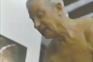 Egy tetovált lány jött amatőr szextv a castingra és szexelt egy ügynökkel.