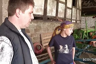 A amatör párok kedves barátnők leszbikus szexet hódolnak.