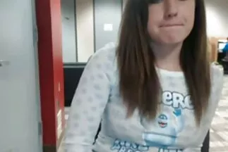 Stella Cox kibaszott egy házas férfit a lakásában. amatör sex filmek ingyen