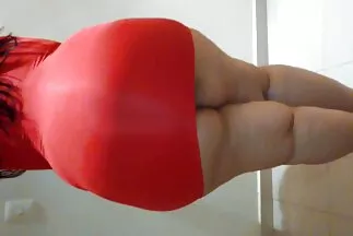 Egy amatör párok vékony szőke gyorsan fellovagol szeretője hosszú pénisszén.