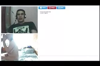 A barna lédús puncit nyalott egy belé szerelmes amatőr pornó ingyen srácnak.