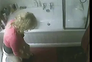 Harisnyás amatőr popsi lánynak csak tehénlány pozícióban van orgazmusa.