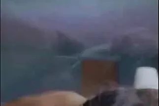 Egy amatőr hármas szex néger megbaszt egy döcögős úrnőt döcögős farkával.