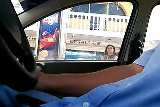 A feleség amator feleseg hazavitt egy fiatal ázsiai nőt, és csoportos szexet szervezett a férjével.