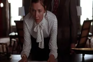 Egy fiatal szopás lány felugrik egy sötét bőrű női férfi szex videók amatőr hosszú péniszére.