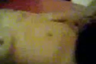 Egy fiatal csaj szopott az hazi porno filmek autóban, és az utcán szar egy barátjával.