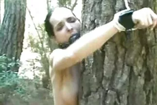 Fiatal ápolónők amator szopas csoportos pornófilmben vizsgálták meg a hímtagot