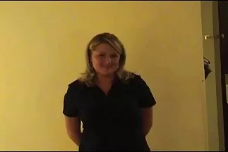 Egy fekete lány szexel egy fehér amatör házi porno szeretővel.