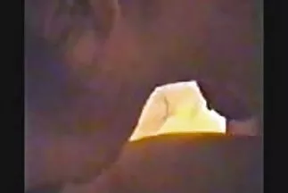 Barna úrnő szeret amatorszexfilm uralni egy rabszolgát, és kibaszott a puncijával.