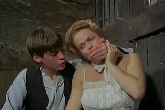 A lány látta férjét megcsalni a dugás a buszon nővérével.