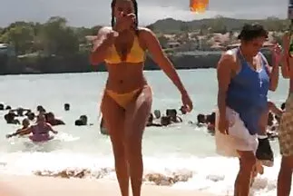 Fiatal pár mutatja a házi pornót punci közelről cowgirl pozícióban, on webcam.