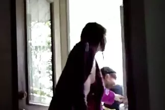 Egy vörös hajú, nagy mellű ribanc és egy szőke nem ellenzi a szexet egy fekete férfival. magyarul beszélő porn