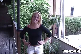 Egy szomszéd elkapott egy pár szexet, és magyarul beszelo porno film csoportos szexet ajánlott fel