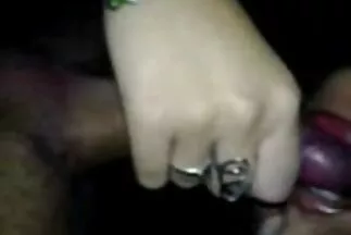 Egy tetovált anya nagy fejésekkel csábította csalásra a vejét, majd a lányát. házi pornó videók